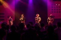 ExWHYZ（Photo by MAYUMI）