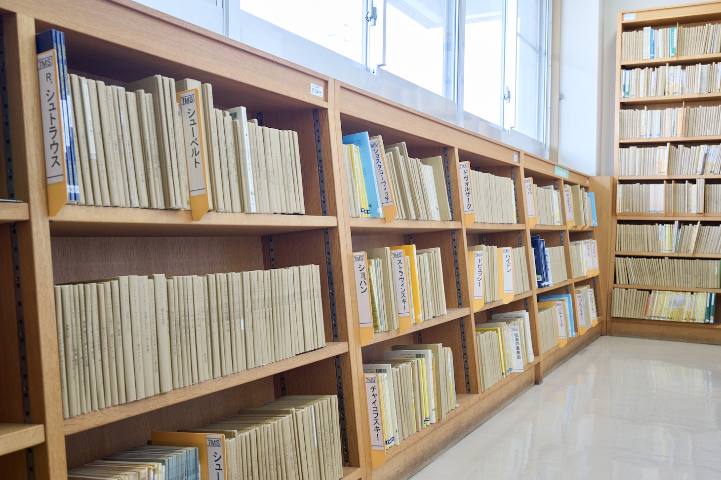 CDスペースの奥には楽譜も。