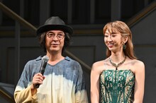 左から河原雅彦、凪七瑠海。