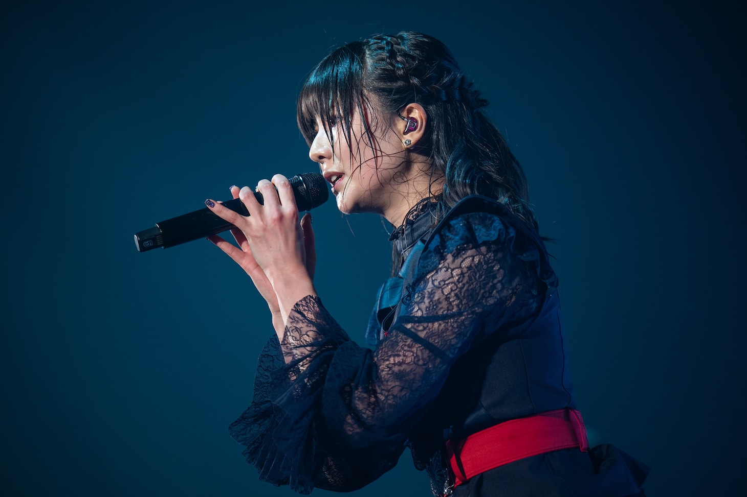篠田百音