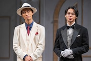 左から橋本良亮、上田竜也。