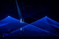 スポットライトを浴びて1人ずつ登場するRingwanderung。