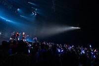 盛り上がるKT Zepp Yokohamaのフロア。