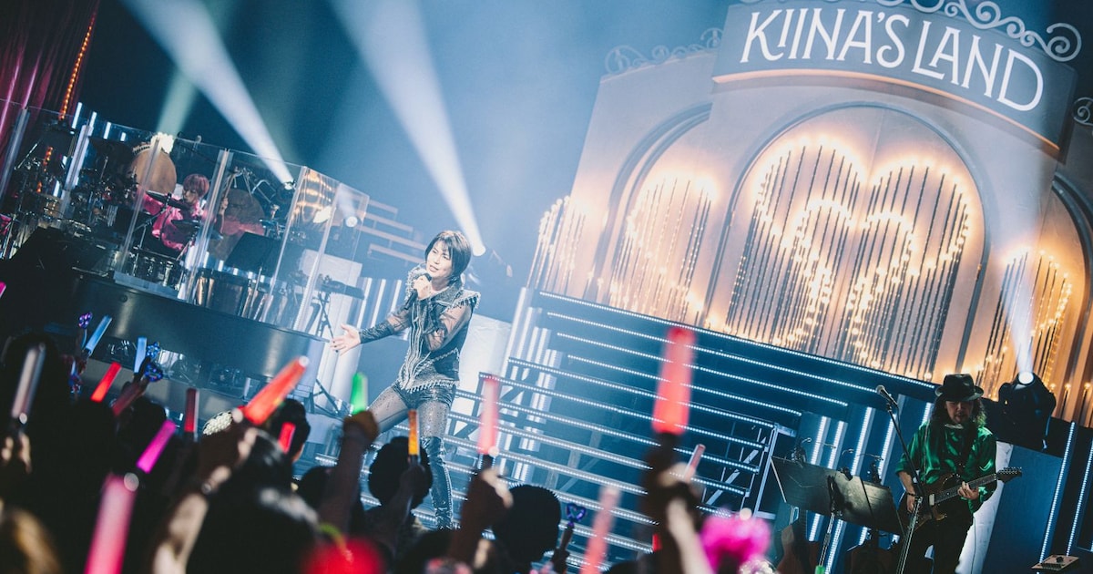 氷川きよしコンサートツアー東京公演、亀田誠治が見守る中「赤い 