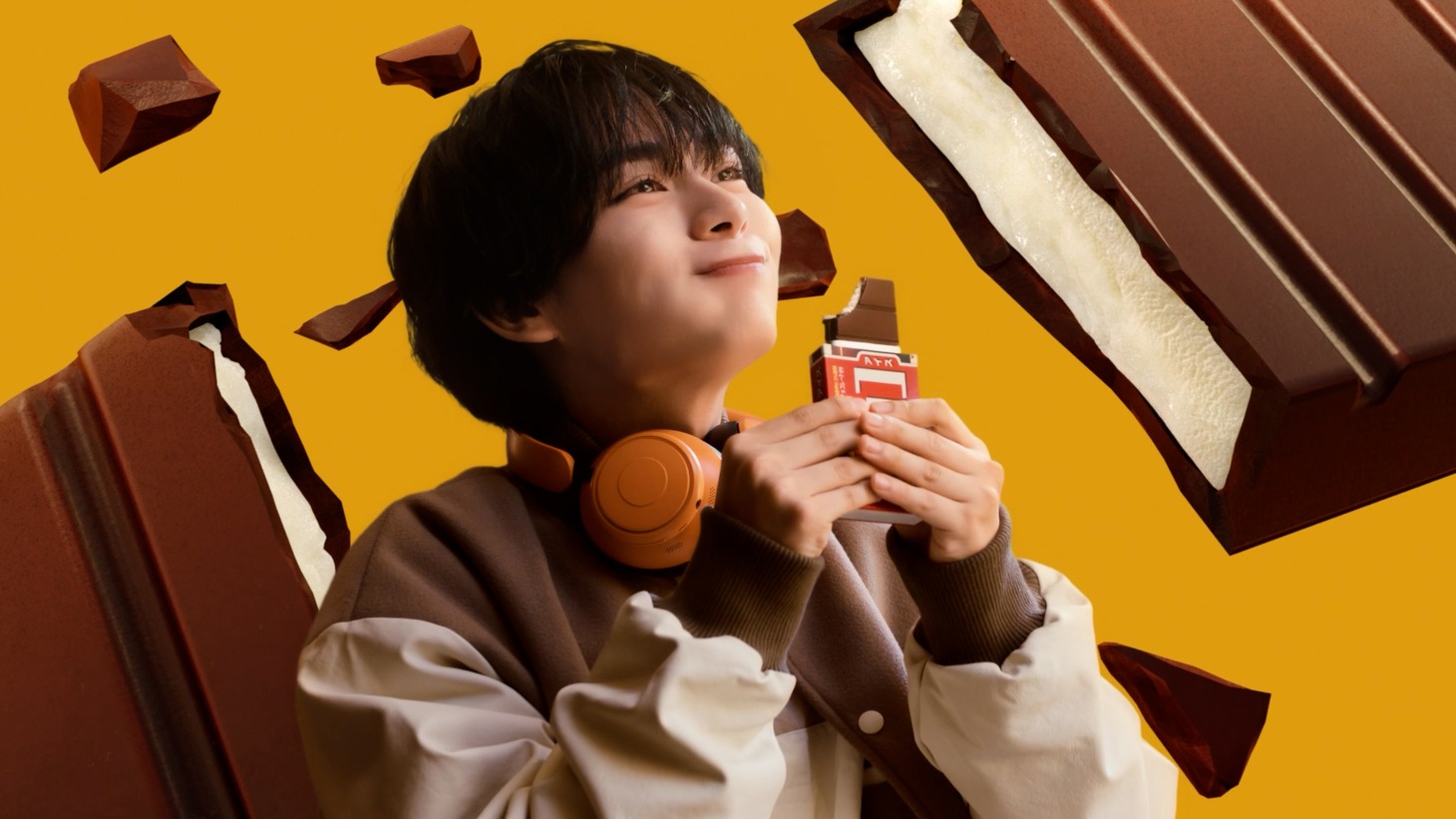 森永製菓「板チョコアイス」の新テレビCM「パキどけ」編より。