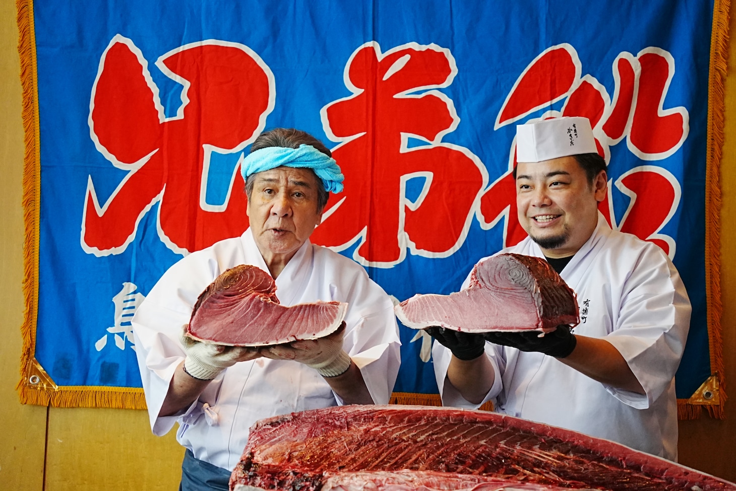 鳥羽一郎と、有楽町かきだの蛎田一博大将。
