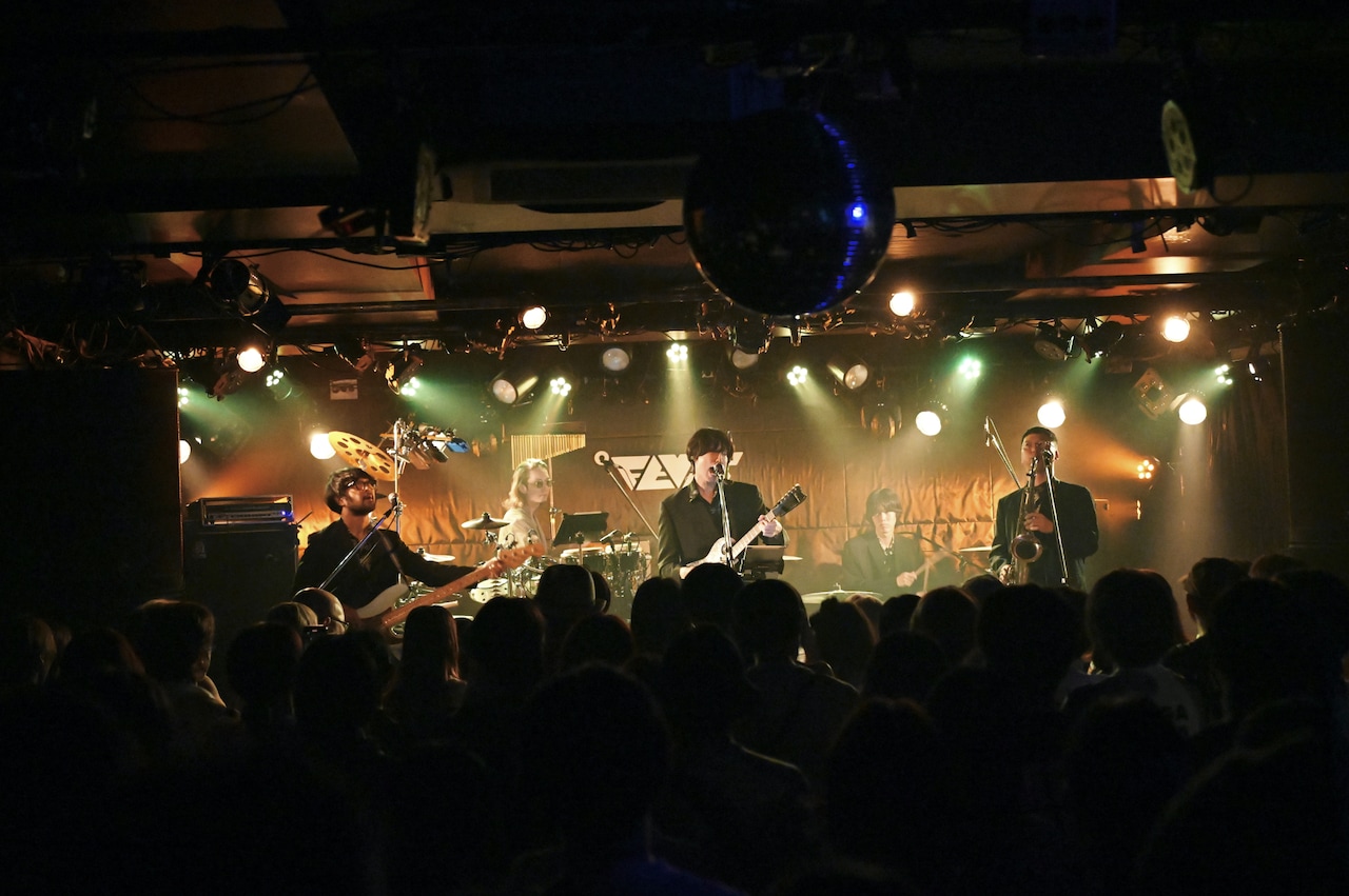 DOGADOGA、心も体も踊らせ続けた「あっ!」レコ発ワンマン