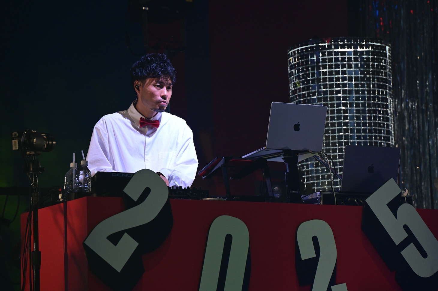 熊井吾郎（MPC, DJ）（撮影：岸田哲平 / 小山美里）