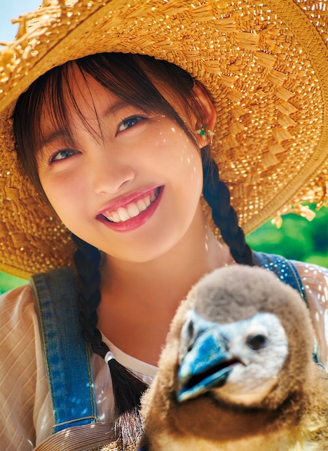 後藤花（アンジュルム）の写真集「HANA」より。