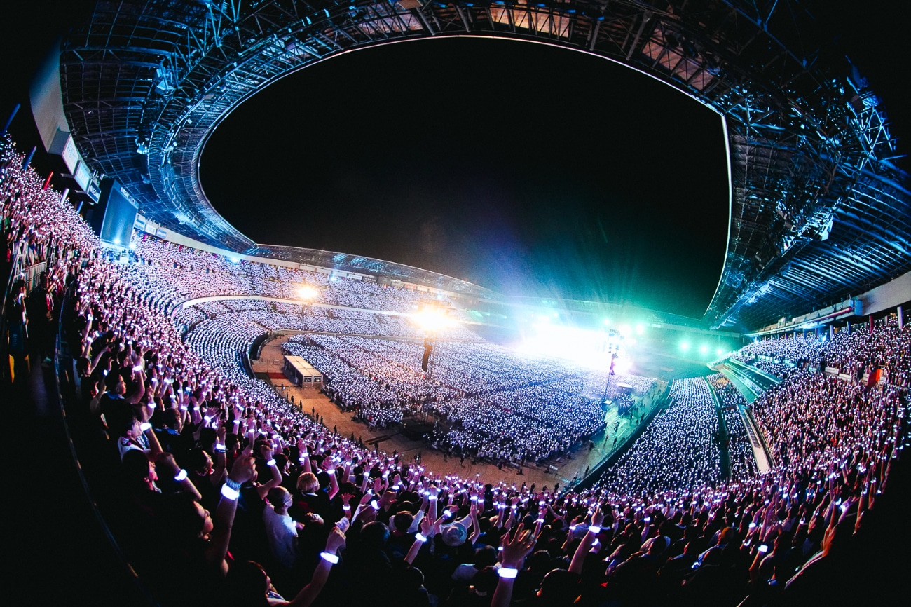 ONE OK ROCK初の日産スタジアム、7万人に示した世界を“DETOX”していく決意と覚悟