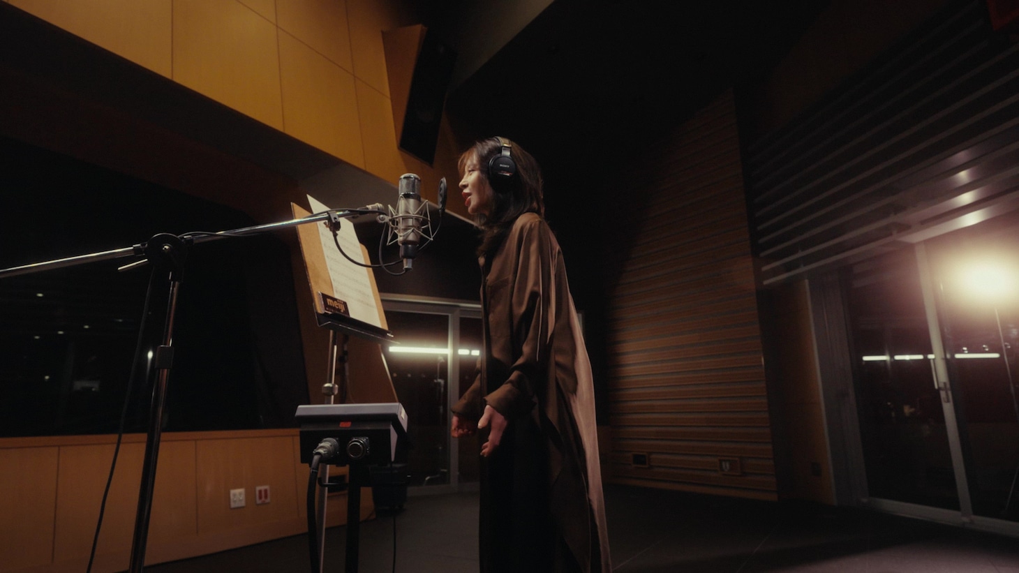 中森明菜が登場する「Melody of meiji」動画より。