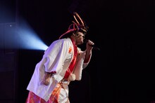 港カヲル（46歳 / 皆川猿時）（撮影：広川智基）