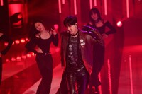 「SM ENTERTAINMENT 大集結SP M:ZINE 特別編」より。(c)テレビ朝日