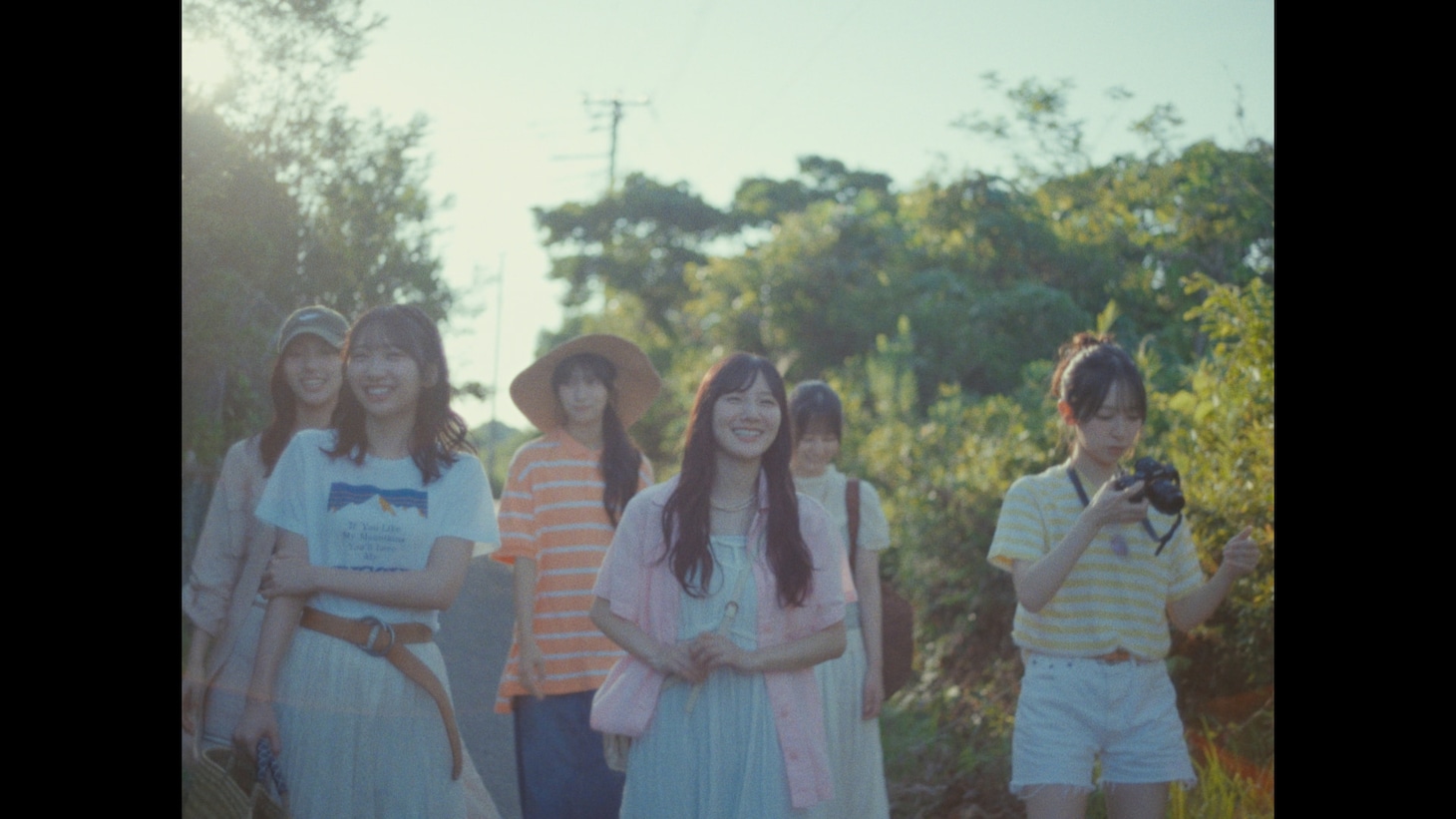 日向坂46「言葉の限界」ミュージックビデオより。