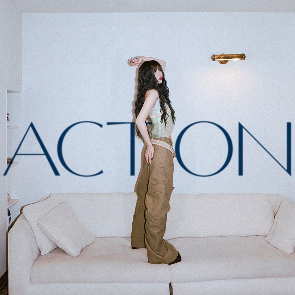 eill「ACTION」初回限定盤ジャケット