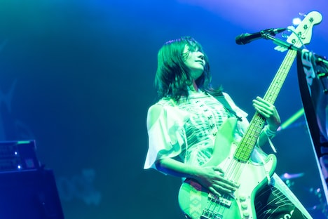 山内あいな(あいにゃん)(B / SILENT SIREN)(Photo by Kota aoki)