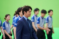 佐川急便の新CM「今日も、SAGAWA がいます。」編のメイキングシーンより。