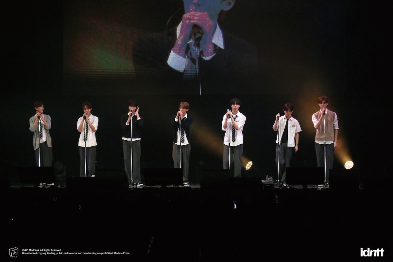idntt。初の日本ショーケースイベント「idntt Debut Showcase in Japan ～unevermet ~ find your idntt～」より。