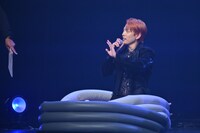 疲れ果てたホンジュン。