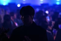 「FACE」のパフォーマンスの様子。