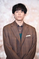 緊張の面持ちの松村北斗（SixTONES）。