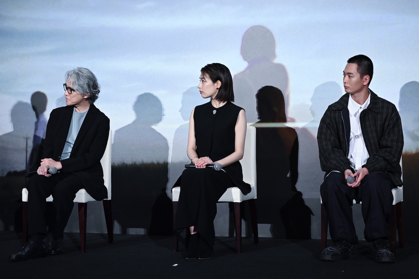 左から吉岡秀隆、木竜麻生、青木柚。