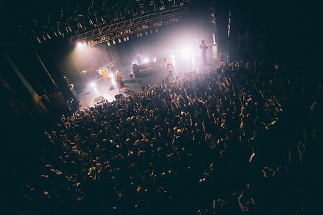 STARKIDSのライブの様子。(撮影:宇都宮勝)