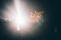 DJパフォーマンスの様子。（撮影：宇都宮勝）