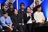 前列左から中務裕太、EXILE TETSUYA、橘ケンチ、EXILE MAKIDAI。