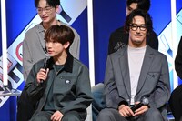 「プリズンギャングって何？」という驚きを再現するEXILE NAOTO（前列左）。