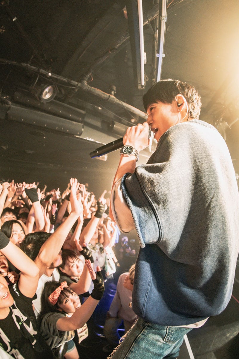 UVERworldのShibuya eggman公演の様子。