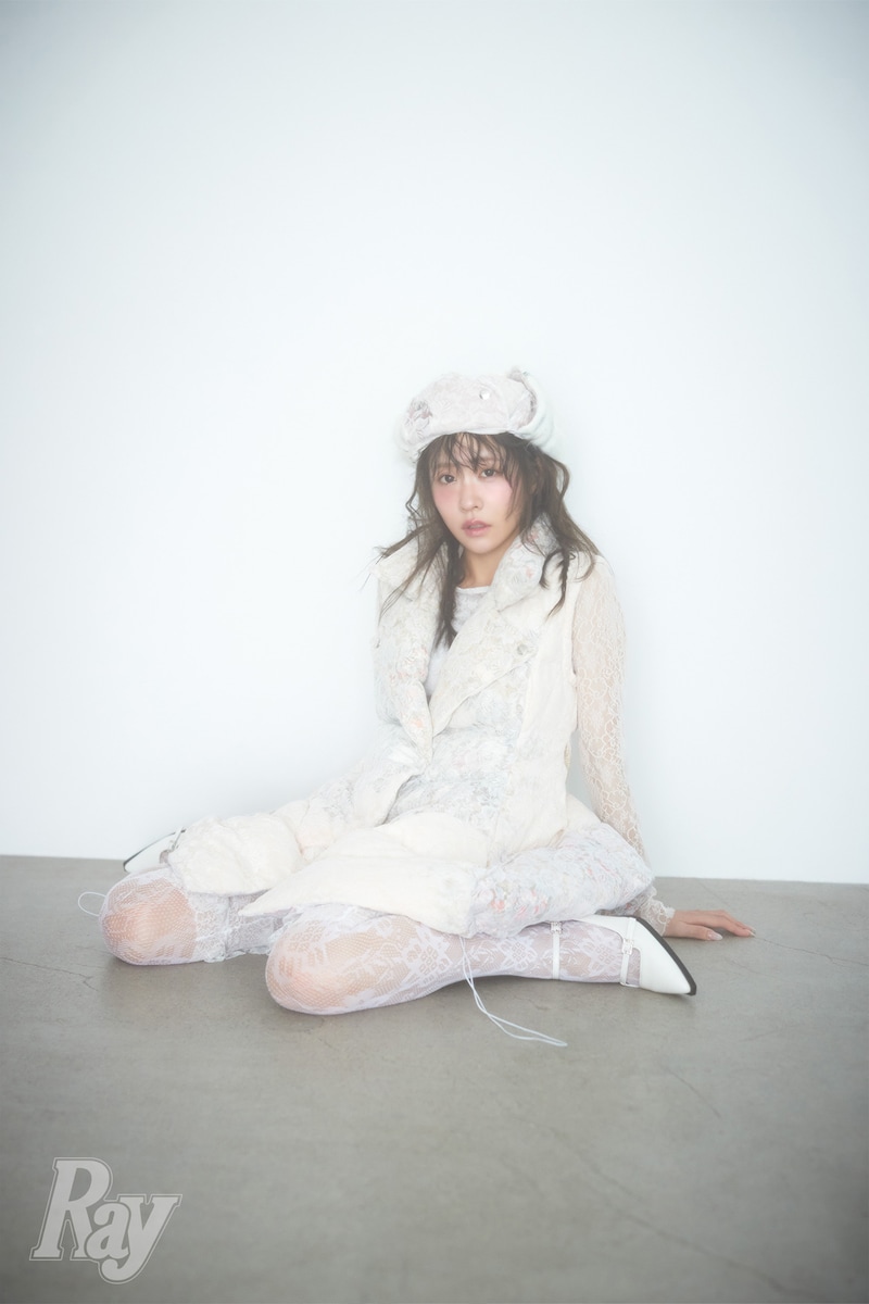 「Ray」11月号より、櫻井優衣（FRUITS ZIPPER）。