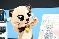 8号車に愛嬌を振りまくチリカちゃん。