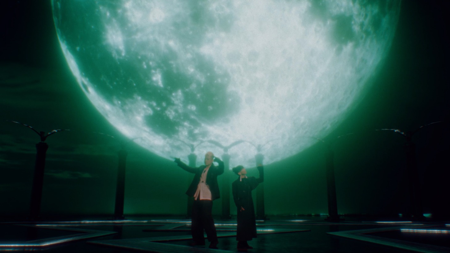 Lotus Juice, Azumi Takahashi「It's Going Down Now」ミュージックビデオのワンシーン。