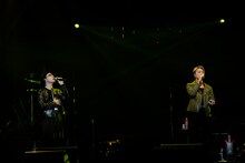 左からØMI、EXILE TAKAHIRO。