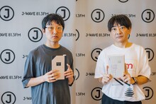 左から蓮沼執太、小山田圭吾。