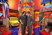 肩を組む菊池風磨（timelesz）と渡辺翔太（Snow Man）。©日本テレビ