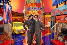 肩を組む菊池風磨（timelesz）と渡辺翔太（Snow Man）。©日本テレビ