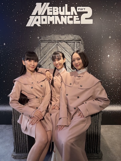 「Perfume ZO/Z5 Anniversary "ネビュラロマンス" POP-UP STORE」東京会場に訪れたPerfume。