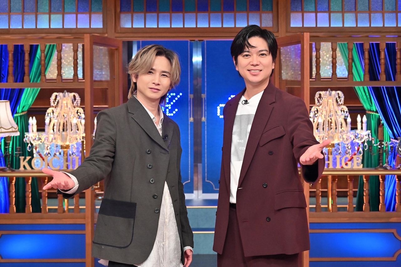 左から堂本光一（KinKi Kids）、加藤シゲアキ（NEWS）。
