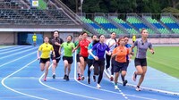 「千鳥の鬼レンチャン◆激闘再び！第2回女子300ｍ走サバイバル」より。 ©フジテレビ
