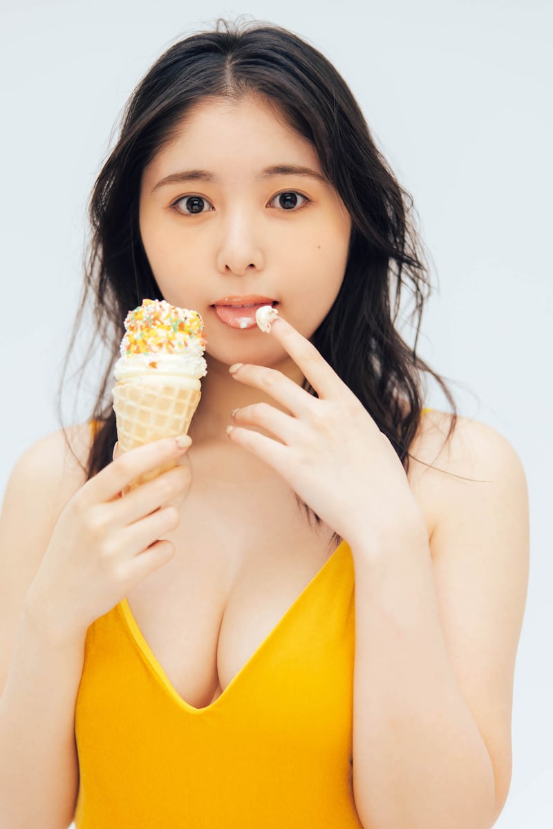 頓知気さきなフォトスタイルブック「また明日!」より。(撮影:横山マサト)