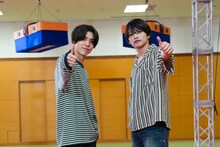 左から松島聡、猪俣周杜。 ©日本テレビ