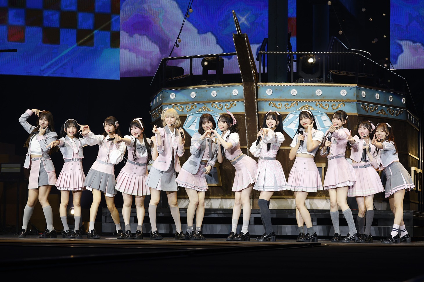 「≠ME 全国ツアー2025『We want to find “カフェ樂園”』」追加公演より。©YOANI/KING RECORDS