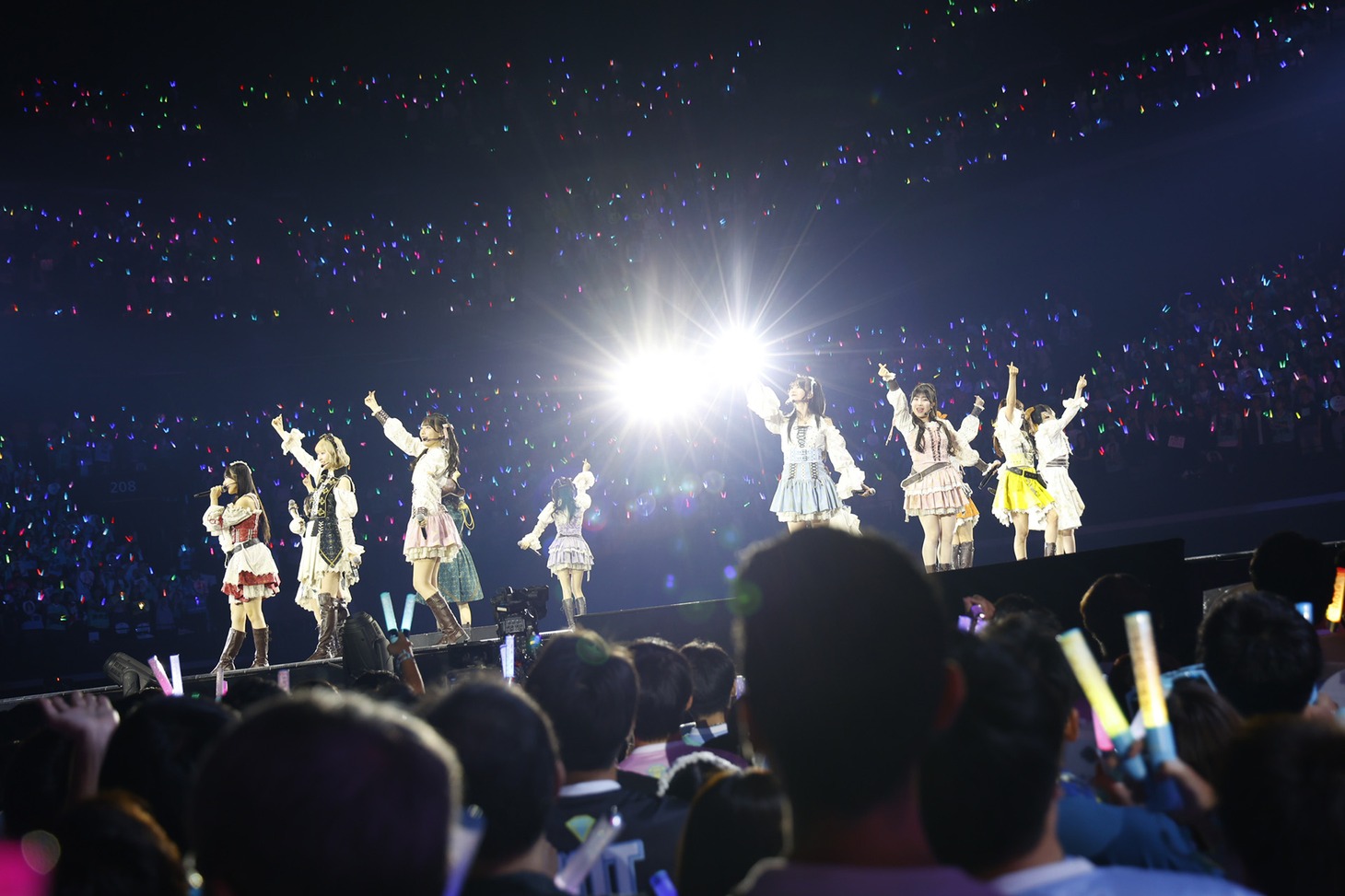 「≠ME 全国ツアー2025『We want to find “カフェ樂園”』」追加公演より。©YOANI/KING RECORDS