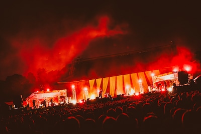 堂本剛「平安神宮 奉納演奏2025」の様子。（撮影：冨田味我）