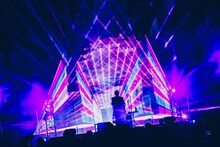 堂本剛「平安神宮 奉納演奏2025」の様子。（撮影：冨田味我）