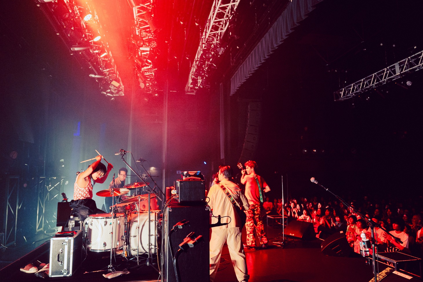 OKAMOTO'S「4EVER NOW」大阪公演の様子。（撮影：キョートタナカ）