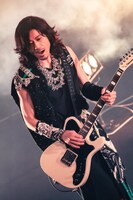 星野英彦（Vo, G）