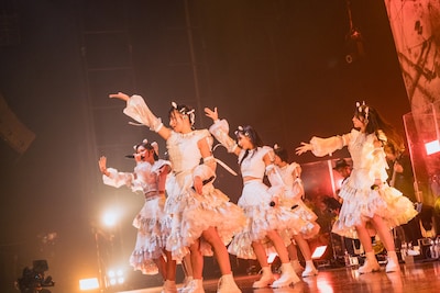 「Devil ANTHEM. ONE MAN LIVE『#でび夏霞演奏会2025』」の様子。（撮影：真島洸）